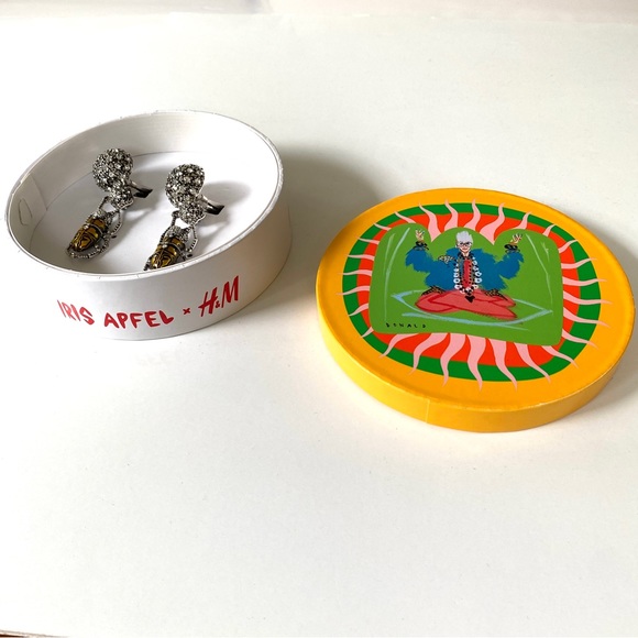 Iris Apfel Scarab Crystallized Eaarings-New in Box - Picture 13 of 16